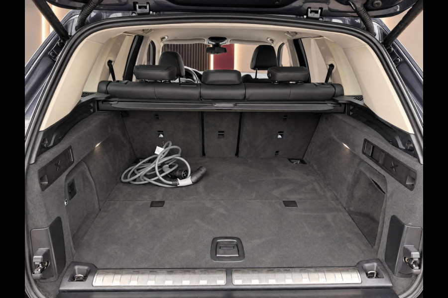 BMW X5 XDrive45e 394PK High Executive | X-Line | SOH 98% | Luchtvering | Memory