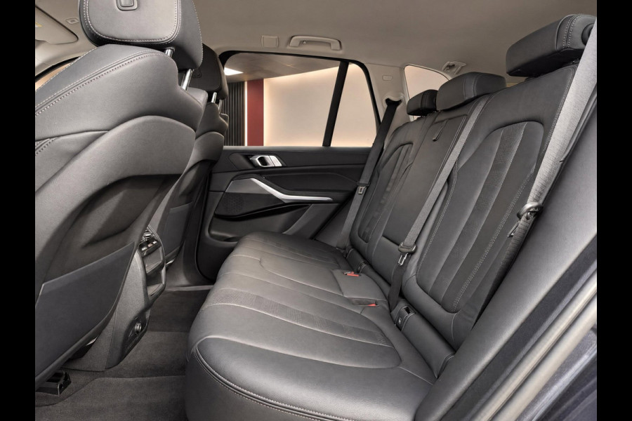 BMW X5 XDrive45e 394PK High Executive | X-Line | SOH 98% | Luchtvering | Memory