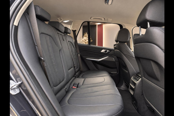 BMW X5 XDrive45e 394PK High Executive | X-Line | SOH 98% | Luchtvering | Memory