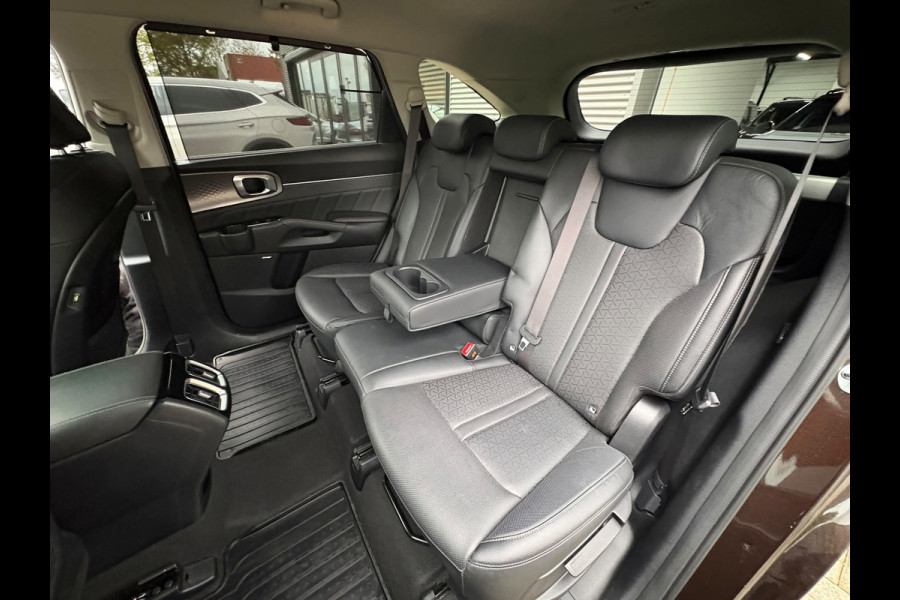 Kia Sorento 1.6 T-GDI Plug-in Hybrid 4WD BLACK-LINE! AUTOMAAT GARANTIE! ZEER COMPLEET