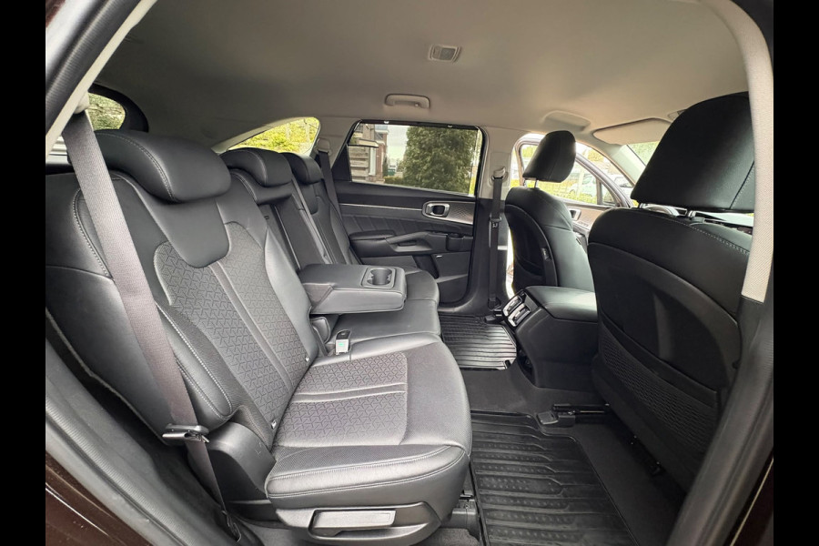 Kia Sorento 1.6 T-GDI Plug-in Hybrid 4WD BLACK-LINE! AUTOMAAT GARANTIE! ZEER COMPLEET