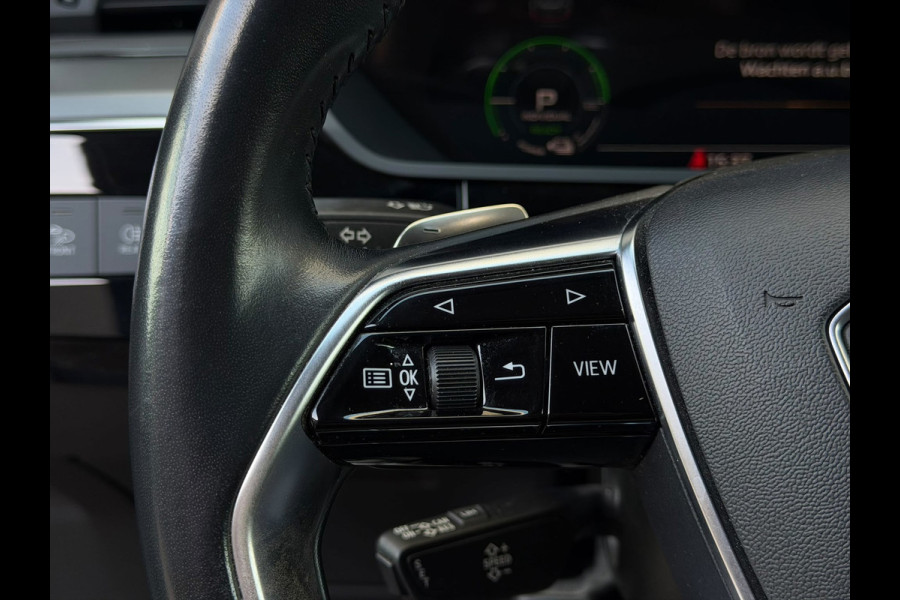 Audi e-tron E-tron 55 quattro advanced 95 kWh 100% SoH! (DEALER ONDERHOUDEN, NAVI, NL-AUTO, 360 CAMERA, TREKHAAK, ETC!)