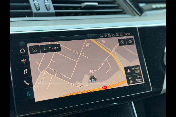 Audi e-tron E-tron 55 quattro advanced 95 kWh 100% SoH! (DEALER ONDERHOUDEN, NAVI, NL-AUTO, 360 CAMERA, TREKHAAK, ETC!)
