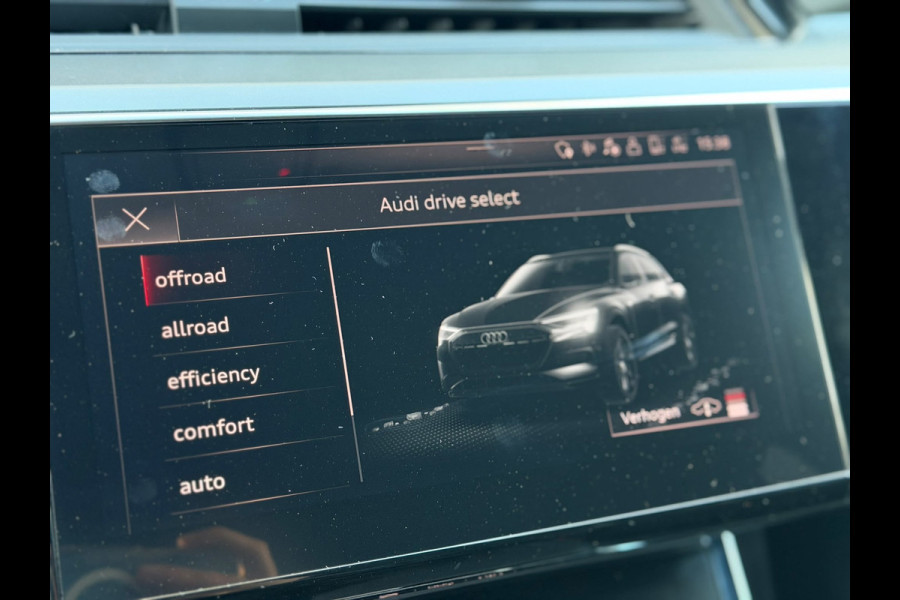 Audi e-tron E-tron 55 quattro advanced 95 kWh 100% SoH! (DEALER ONDERHOUDEN, NAVI, NL-AUTO, 360 CAMERA, TREKHAAK, ETC!)