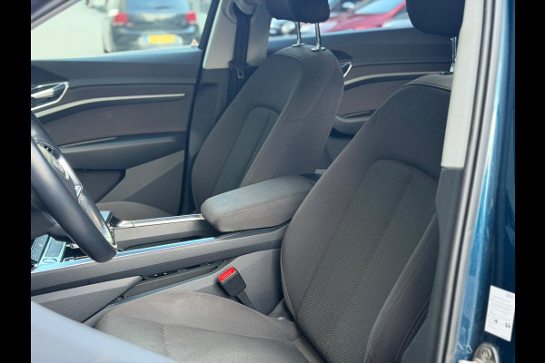 Audi e-tron E-tron 55 quattro advanced 95 kWh 100% SoH! (DEALER ONDERHOUDEN, NAVI, NL-AUTO, 360 CAMERA, TREKHAAK, ETC!)