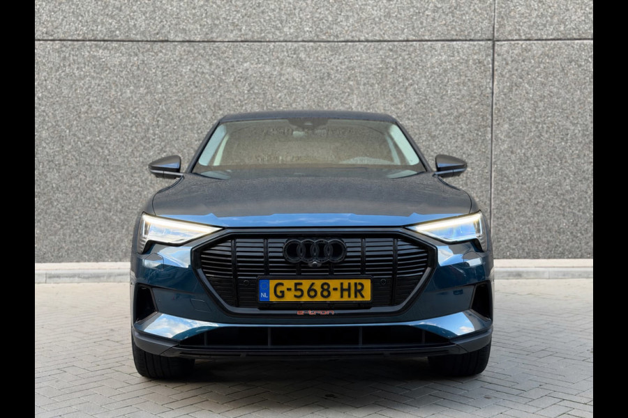 Audi e-tron E-tron 55 quattro advanced 95 kWh 100% SoH! (DEALER ONDERHOUDEN, NAVI, NL-AUTO, 360 CAMERA, TREKHAAK, ETC!)