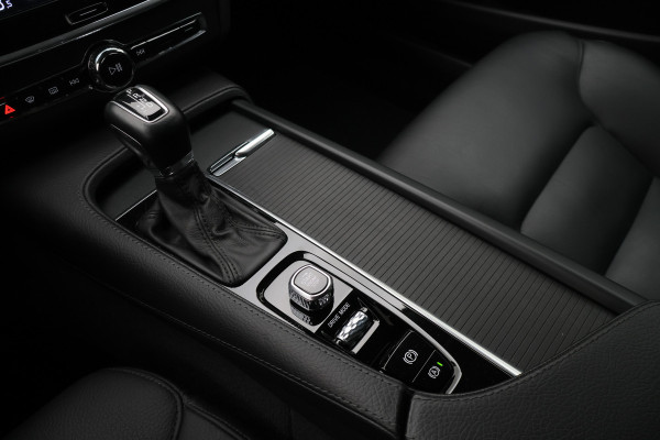 Volvo V90 2.0 T4 Inscription Leer, Apple Carplay, Keyless, ACC, Dodehoeksensor, Camera