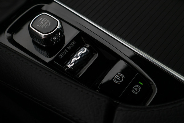 Volvo V90 2.0 T4 Inscription Leer, Apple Carplay, Keyless, ACC, Dodehoeksensor, Camera