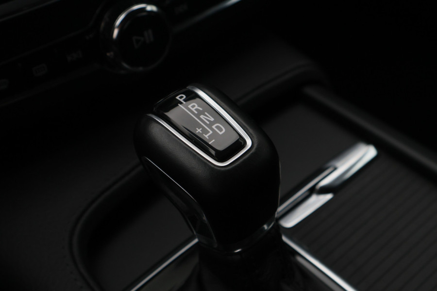 Volvo V90 2.0 T4 Inscription Leer, Apple Carplay, Keyless, ACC, Dodehoeksensor, Camera