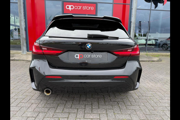 BMW 1-serie 116i Executive Edition M-Pakket Vol | Panorama | Parksensor | Keyless | Elektrische Achterklep | LED | Leder |