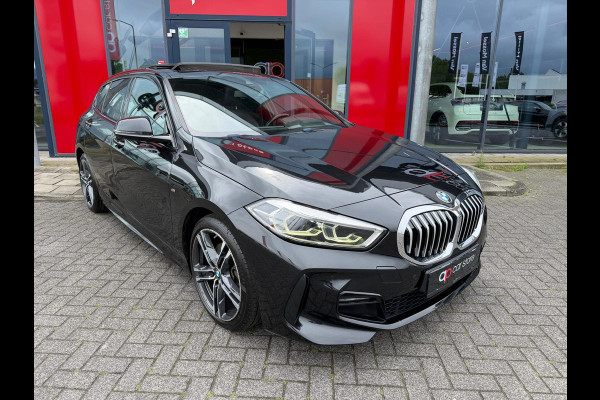 BMW 1-serie 116i Executive Edition M-Pakket Vol | Panorama | Parksensor | Keyless | Elektrische Achterklep | LED | Leder |