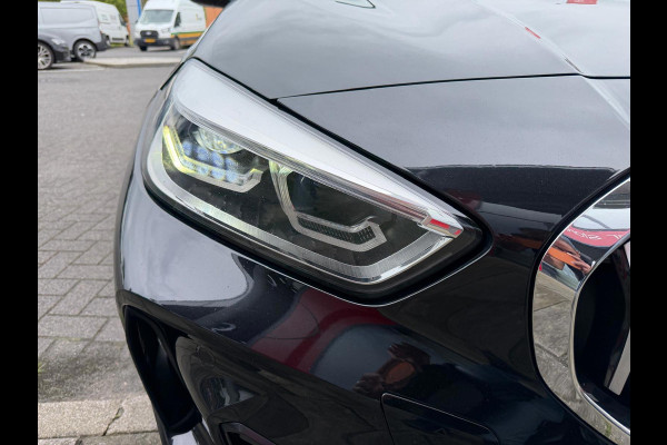 BMW 1-serie 116i Executive Edition M-Pakket Vol | Panorama | Parksensor | Keyless | Elektrische Achterklep | LED | Leder |