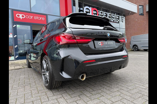 BMW 1-serie 116i Executive Edition M-Pakket Vol | Panorama | Parksensor | Keyless | Elektrische Achterklep | LED | Leder |