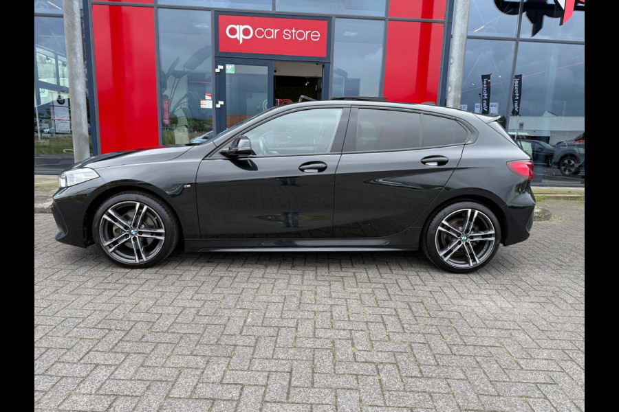 BMW 1-serie 116i Executive Edition M-Pakket Vol | Panorama | Parksensor | Keyless | Elektrische Achterklep | LED | Leder |