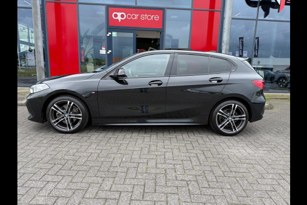BMW 1-serie 116i Executive Edition M-Pakket Vol | Panorama | Parksensor | Keyless | Elektrische Achterklep | LED | Leder |
