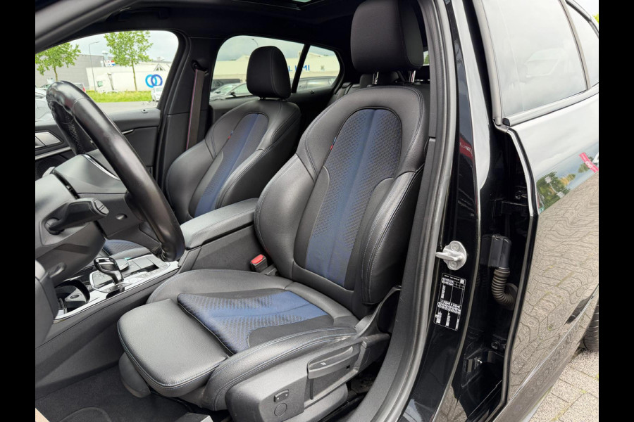 BMW 1-serie 116i Executive Edition M-Pakket Vol | Panorama | Parksensor | Keyless | Elektrische Achterklep | LED | Leder |