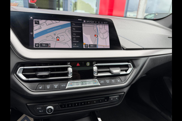 BMW 1-serie 116i Executive Edition M-Pakket Vol | Panorama | Parksensor | Keyless | Elektrische Achterklep | LED | Leder |
