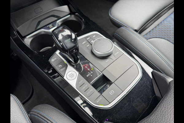 BMW 1-serie 116i Executive Edition M-Pakket Vol | Panorama | Parksensor | Keyless | Elektrische Achterklep | LED | Leder |