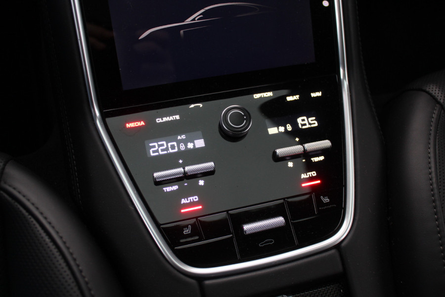 Porsche Panamera 4.0 Turbo S E-Hybrid / Panoramadak / 360Camera / Achterasbesturing / Nachtzicht / Softclose / 21'' / Sportuitlaat / Matrix LED / Carbon intr. / Bose / Sportdesign / Volleder / Dodehoek / DAB / ACC