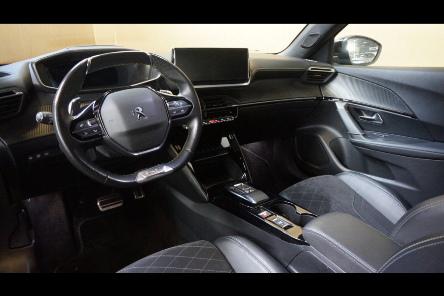 Peugeot 2008 1.2 PureTech GT Pack | BTW auto | Achteruitrij Camera | Groot Navi
