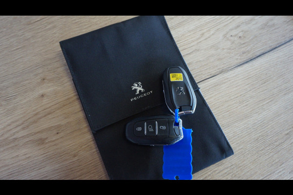 Peugeot 2008 1.2 PureTech GT Pack | BTW auto | Achteruitrij Camera | Groot Navi