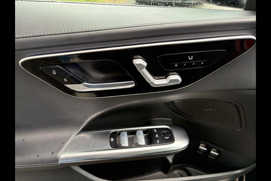 Mercedes-Benz C-Klasse 300 e Business Line Limited AMG | Panoramadak | Stoelverwarming | 360 Camera | Memory Seats | Dodehoekdetectie | Keyless | Ambiance Verlichting | Cruise Control | Navigatie | Leer