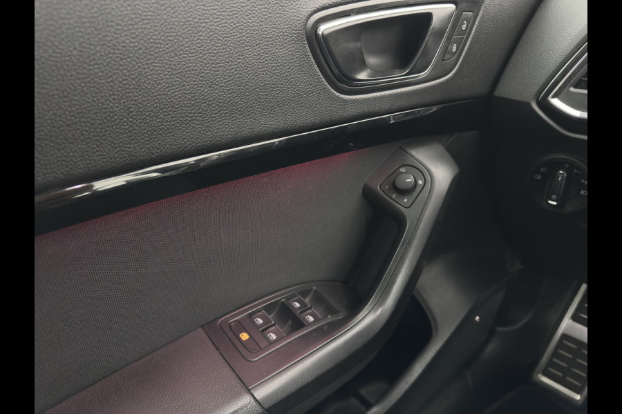 Seat Ateca 1.5 TSI FR Business Intense (INCL.BTW) *LEATHER-MICROFIBRE | FULL-LED | DIGI-COCKPIT | BEATS-AUDIO | TOP-VIEW | KEYLESS | CARPLAY | NAVI-FULLMAP | DAB+ | SPORT-SEATS | PRIVACY-GLASS | ECC | PDC | CRUISE | 19''ALU | TOWB