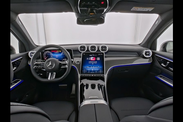 Mercedes-Benz GLC 400 e 4MATIC AMG Plug-In Hybride AMG Line | Night Pakket | Panorama Schuif-Kanteldak | Trekhaak | Distronic | Stuur en Stoelverwarming. Inclusief 24 maanden Mercedes-Benz Certified garantie voor Europa.