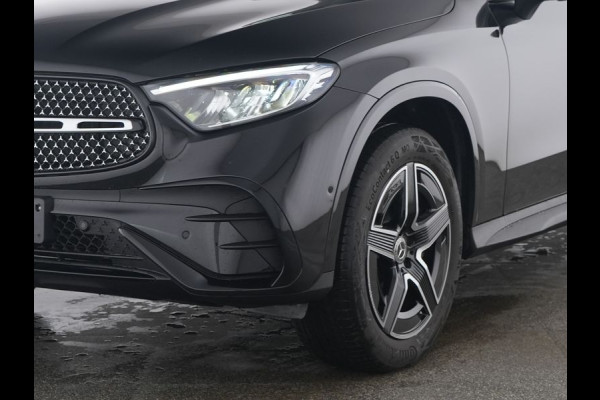Mercedes-Benz GLC 400 e 4MATIC AMG Plug-In Hybride AMG Line | Night Pakket | Panorama Schuif-Kanteldak | Trekhaak | Distronic | Stuur en Stoelverwarming. Inclusief 24 maanden Mercedes-Benz Certified garantie voor Europa.