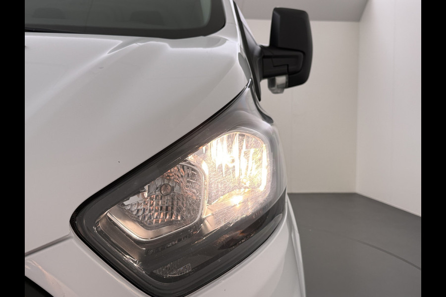Ford Transit Custom 280 2.0TDCI L1H1 Euro 6 Trekhaak 3-Persoons Airco Voorruitverwarming Bluetooth Schuifdeur+Achterdeuren Inbouwkasten Vloer+Wandbetimmering Dakdragers 2.350KG Trekgewicht