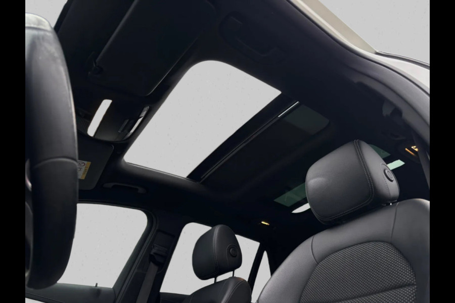 Mercedes-Benz GLC 300e 4MATIC Premium Plus AMG-Line(Goed OndH, Panorama, Camera, StoelV, Trekhaak, Navi, Etc)