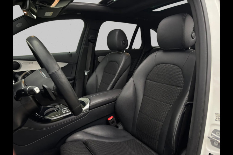 Mercedes-Benz GLC 300e 4MATIC Premium Plus AMG-Line(Goed OndH, Panorama, Camera, StoelV, Trekhaak, Navi, Etc)