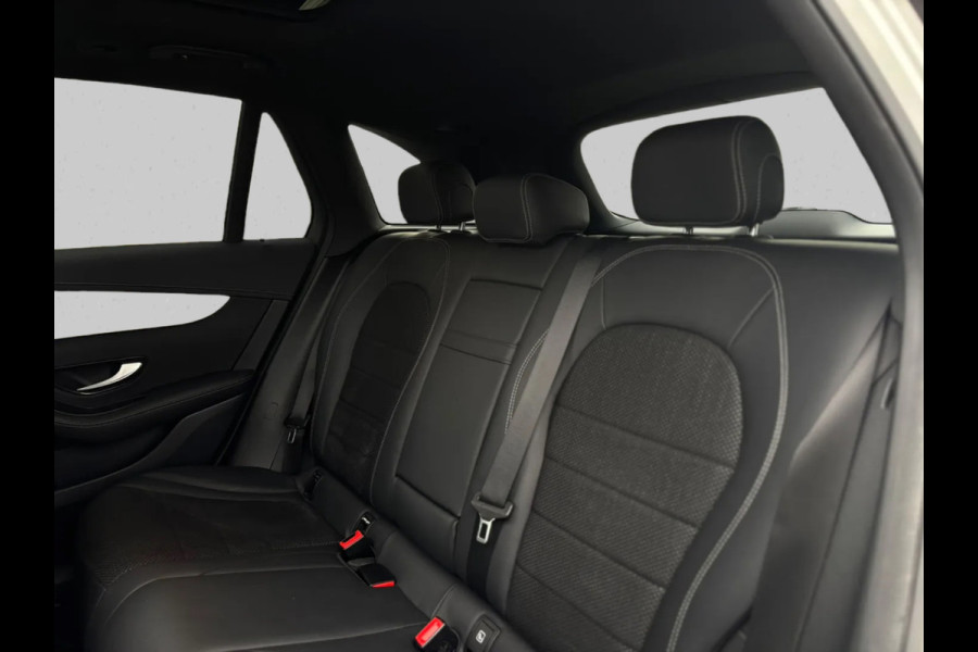 Mercedes-Benz GLC 300e 4MATIC Premium Plus AMG-Line(Goed OndH, Panorama, Camera, StoelV, Trekhaak, Navi, Etc)