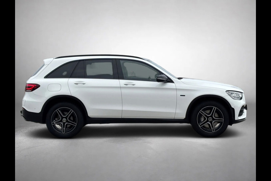 Mercedes-Benz GLC 300e 4MATIC Premium Plus AMG-Line(Goed OndH, Panorama, Camera, StoelV, Trekhaak, Navi, Etc)