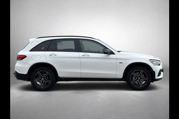 Mercedes-Benz GLC 300e 4MATIC Premium Plus AMG-Line(Goed OndH, Panorama, Camera, StoelV, Trekhaak, Navi, Etc)