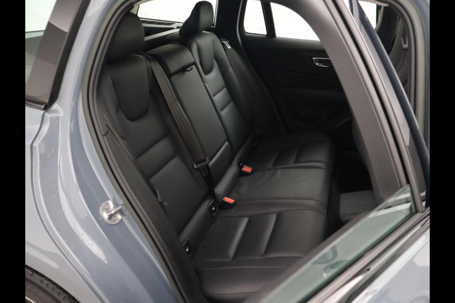 Volvo V60 2.0 T6 PLUG IN HYBRID 350 PK AWD PLUS DARK + WEGKL. TREKHAAK | ADAPTIVE CRUISE | LEDER | CAMERA
