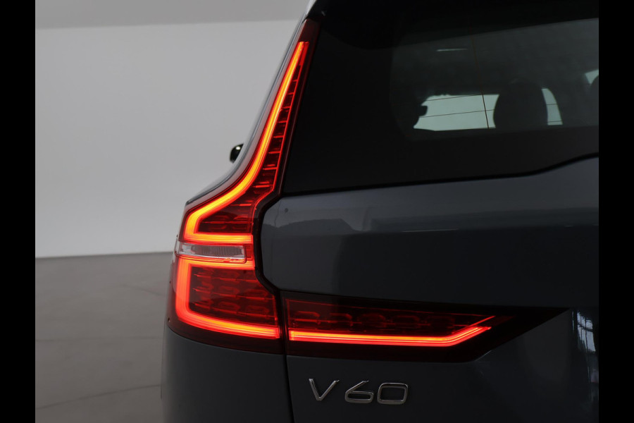 Volvo V60 2.0 T6 PLUG IN HYBRID 350 PK AWD PLUS DARK + WEGKL. TREKHAAK | ADAPTIVE CRUISE | LEDER | CAMERA