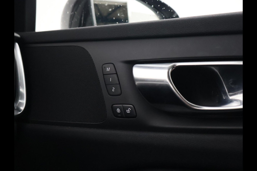 Volvo V60 2.0 T6 PLUG IN HYBRID 350 PK AWD PLUS DARK + WEGKL. TREKHAAK | ADAPTIVE CRUISE | LEDER | CAMERA