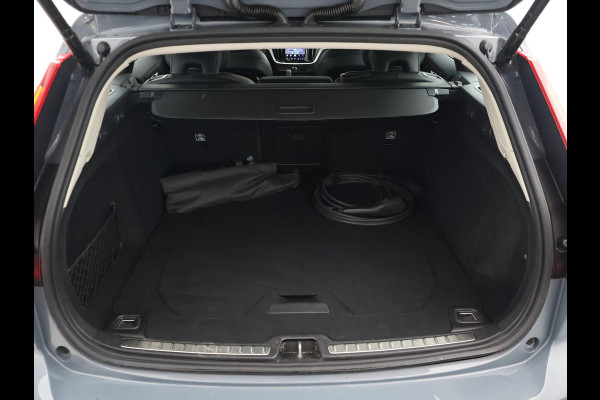 Volvo V60 2.0 T6 PLUG IN HYBRID 350 PK AWD PLUS DARK + WEGKL. TREKHAAK | ADAPTIVE CRUISE | LEDER | CAMERA