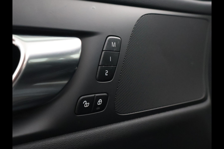 Volvo V60 2.0 T6 PLUG IN HYBRID 350 PK AWD PLUS DARK + WEGKL. TREKHAAK | ADAPTIVE CRUISE | LEDER | CAMERA