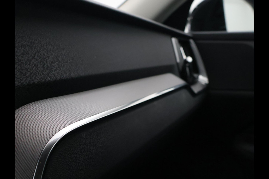 Volvo V60 2.0 T6 PLUG IN HYBRID 350 PK AWD PLUS DARK + WEGKL. TREKHAAK | ADAPTIVE CRUISE | LEDER | CAMERA