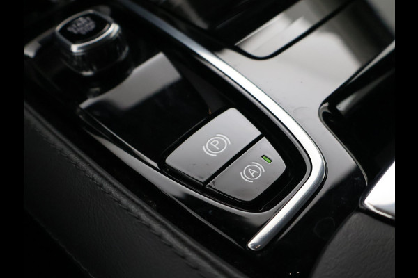 Volvo V60 2.0 T6 PLUG IN HYBRID 350 PK AWD PLUS DARK + WEGKL. TREKHAAK | ADAPTIVE CRUISE | LEDER | CAMERA