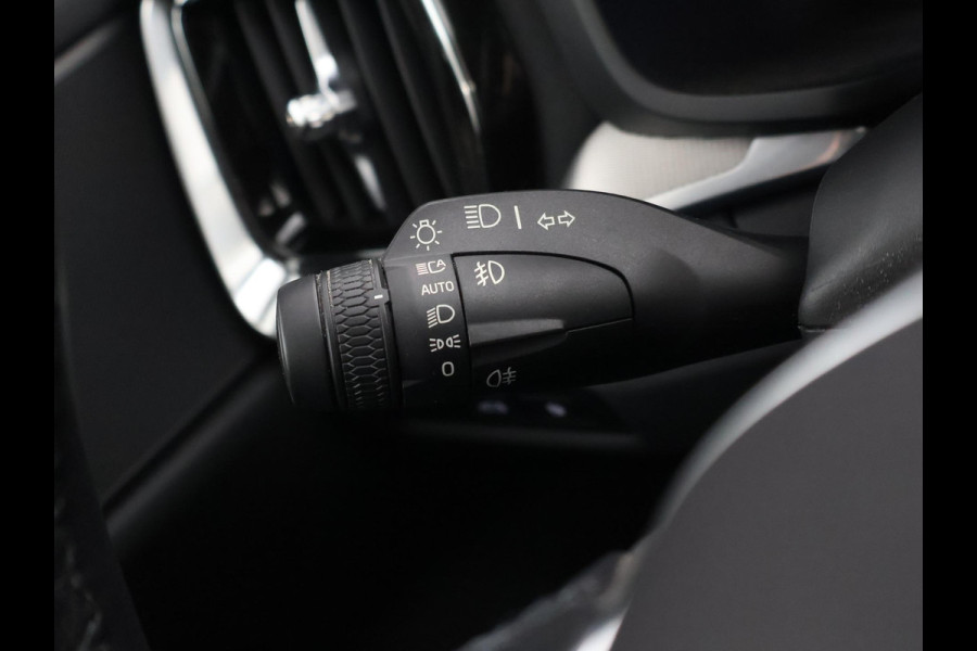 Volvo V60 2.0 T6 PLUG IN HYBRID 350 PK AWD PLUS DARK + WEGKL. TREKHAAK | ADAPTIVE CRUISE | LEDER | CAMERA