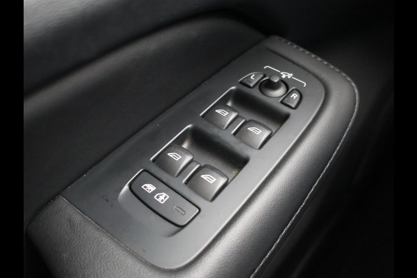 Volvo V60 2.0 T6 PLUG IN HYBRID 350 PK AWD PLUS DARK + WEGKL. TREKHAAK | ADAPTIVE CRUISE | LEDER | CAMERA