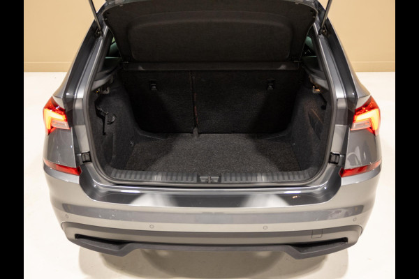 Škoda Kamiq 1.0 TSI Sport Business / 110pk / NAP / Trekhaak / Stoelverwarming / Achteruitrij camera /