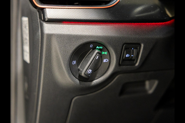 Škoda Kamiq 1.0 TSI Sport Business / 110pk / NAP / Trekhaak / Stoelverwarming / Achteruitrij camera /