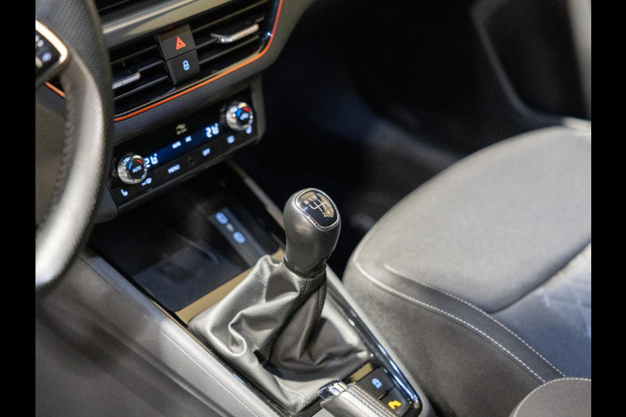 Škoda Kamiq 1.0 TSI Sport Business / 110pk / NAP / Trekhaak / Stoelverwarming / Achteruitrij camera /