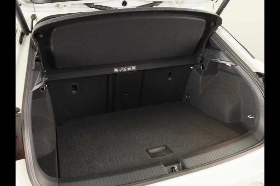Volkswagen T-Roc 1.5 TSI Sport Business R 150PK | Automaat | Black Style | Panoramadak | Camera | Digitaal dashboard | Keyless entry | Stoelverwarming