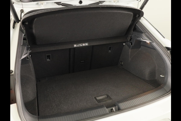 Volkswagen T-Roc 1.5 TSI Sport Business R 150PK | Automaat | Black Style | Panoramadak | Camera | Digitaal dashboard | Keyless entry | Stoelverwarming