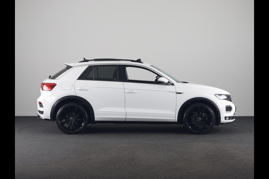 Volkswagen T-Roc 1.5 TSI Sport Business R 150PK | Automaat | Black Style | Panoramadak | Camera | Digitaal dashboard | Keyless entry | Stoelverwarming